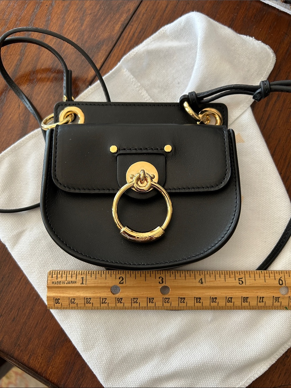 Chloé Black Leather Crossbody Bag with Gold Ring - Picture 4 of 4